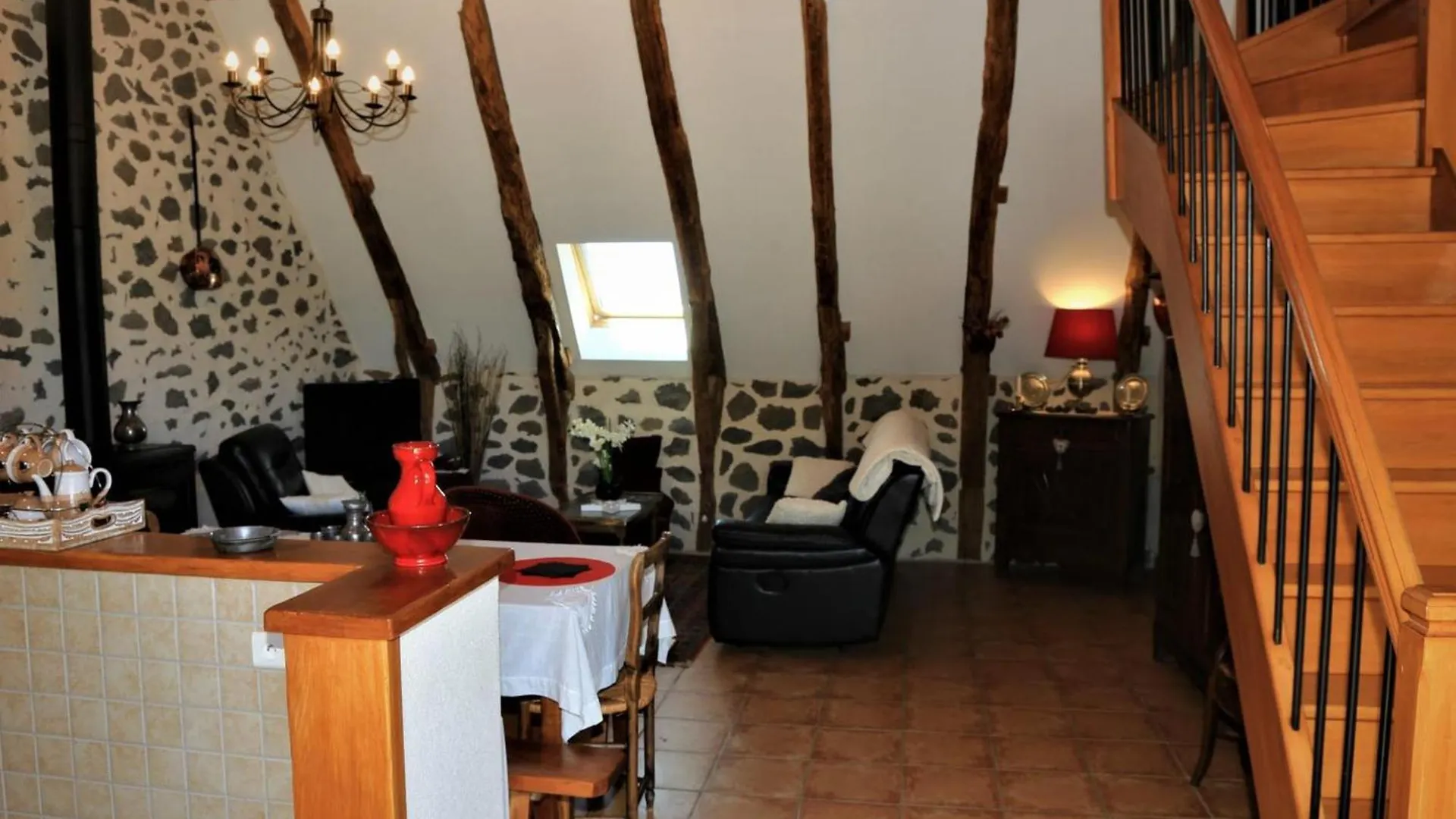 Gite Au Calme Avec Terrasse, Jardin, Cheminee, Proche De Salers Et Piste De Ski - Fr-1-742-41 Anglards-de-Salers
